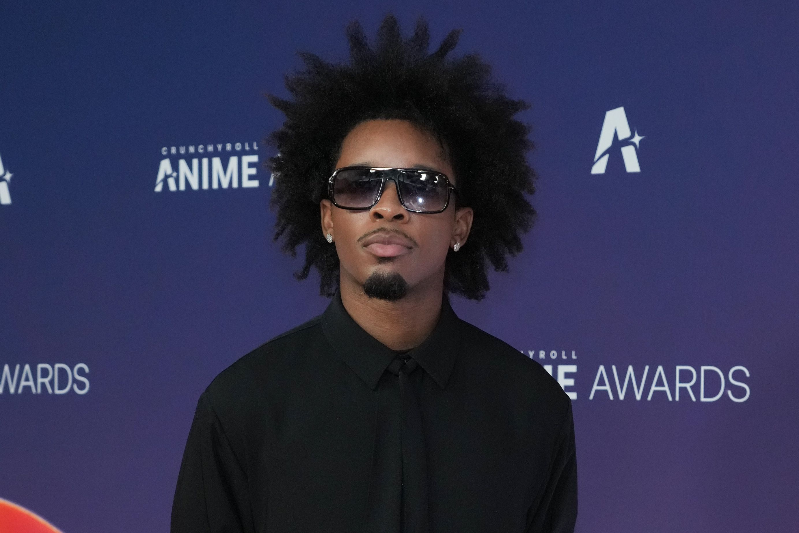 Un cadavru în descompunere a fost găsit în maşina Tesla a rapperului D4vd, la Hollywood