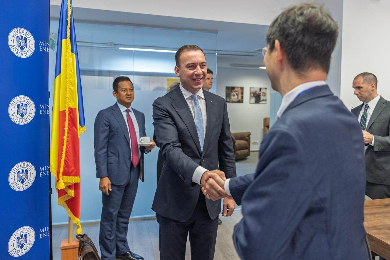 Ministrul Bogdan Ivan, discuții cu FMI despre impactul eliminării plafonării. România are printre cele mai ridicate preţuri din Europa