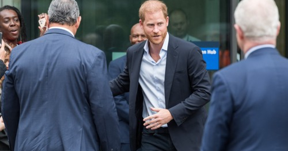 Prințul Harry se întâlnește cu regele Charles la Londra