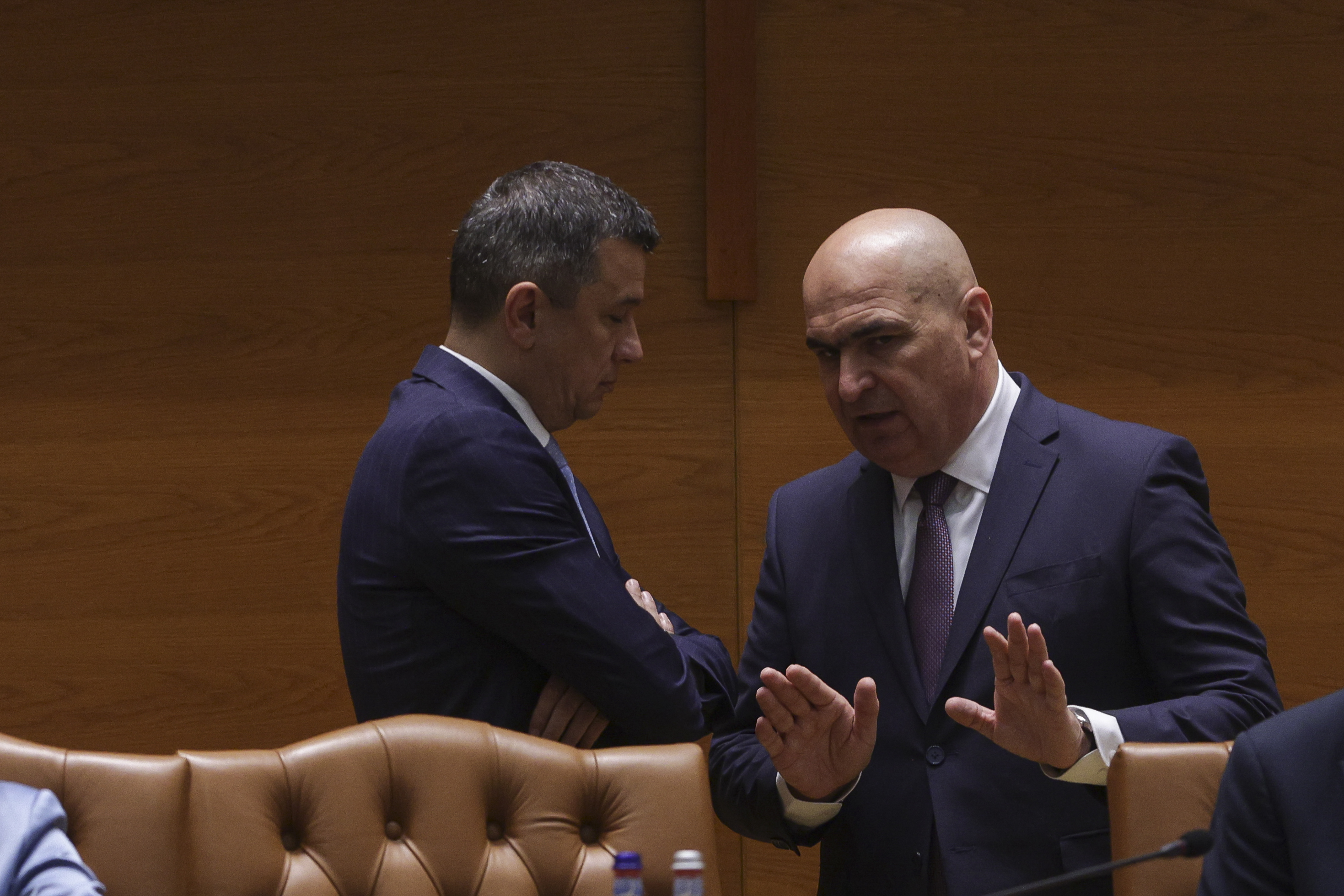 Ce răspunde Grindeanu, întrebat dacă Bolojan apucă primăvara în funcția de premier