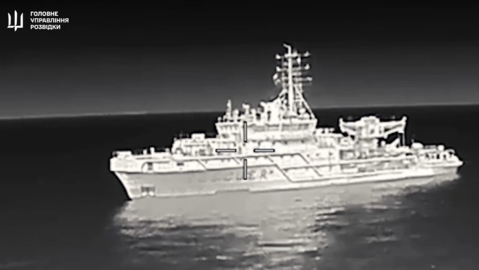 Momentul în care Ucraina a atacat cu o dronă o navă de război a Rusiei, extrem de rară, într-un port de la Marea Neagră