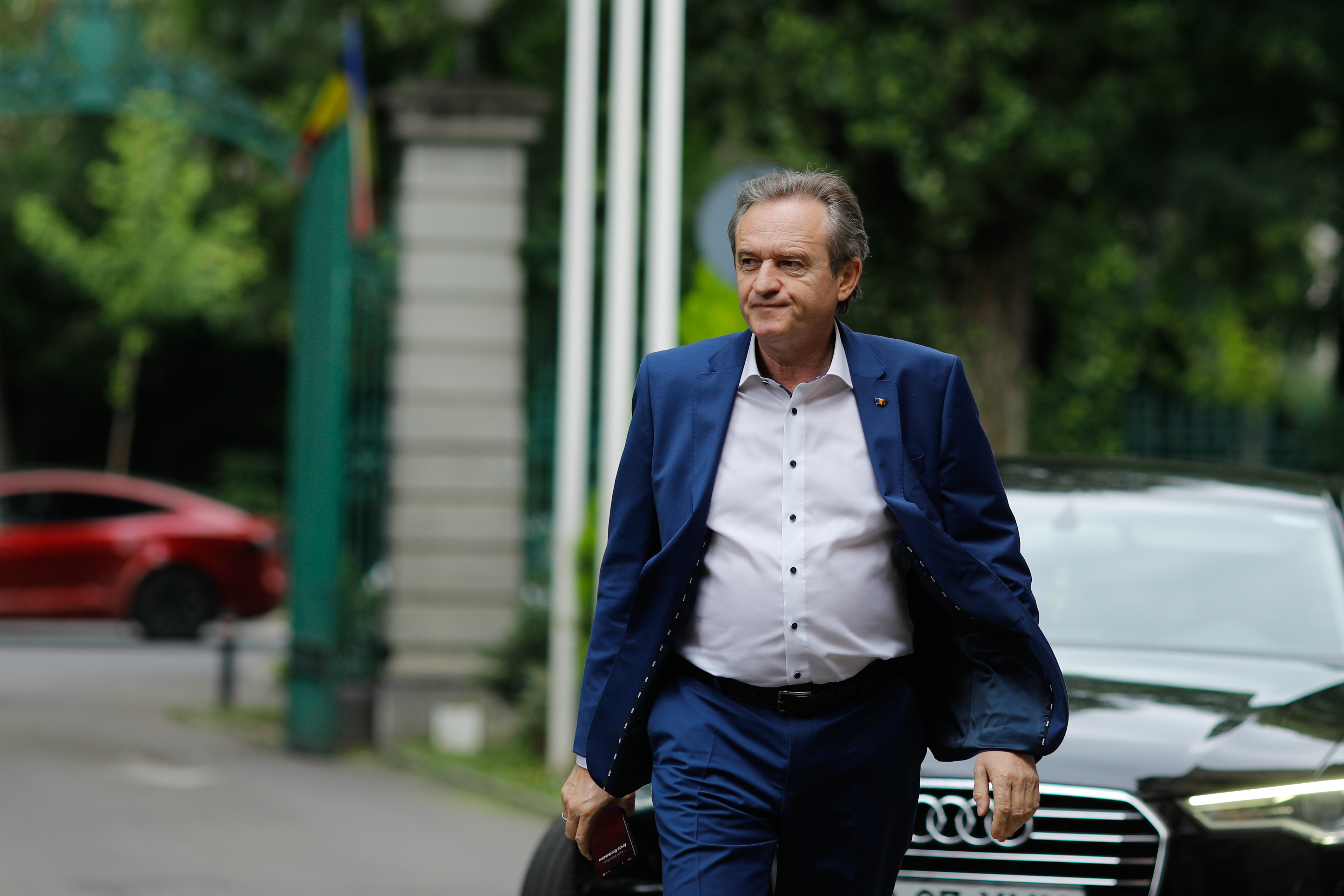 Un magazin sătesc deținut de un deputat PSD a cumpărat o mașină de lux. Ionuț Pucheanu: „Nu văd unde-i problema”