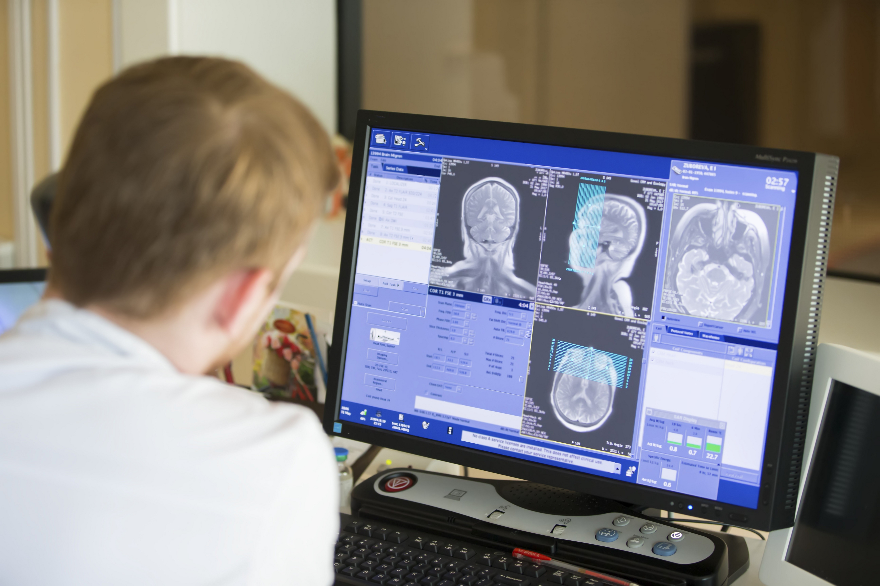 Povestea gemenilor diagnosticați cu aceeași boală extrem de rară, la 8 ani distanță. Nici medicii nu înțeleg cum a fost posibil