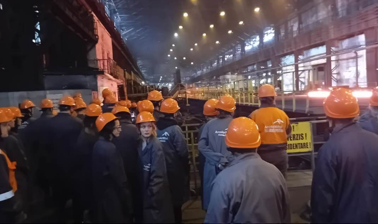 ArcelorMittal opreşte definitiv producţia la o fabrică din România. Motivele invocate de companie