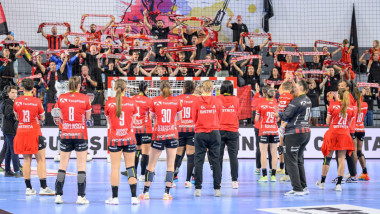 jucatoarele de la gloria bistrita se bucura