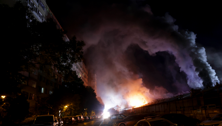 Ministerul Mediului: Unde s-au înregistrat valori de peste 7 ori mai mari decât limita admisă, în urma degajărilor mari de fum