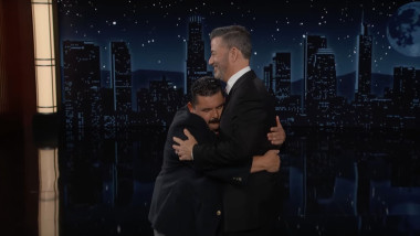 Jimmy Kimmel tears up giving monologue after returning to air