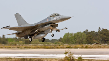 F-16 decolare exercițiu NATO