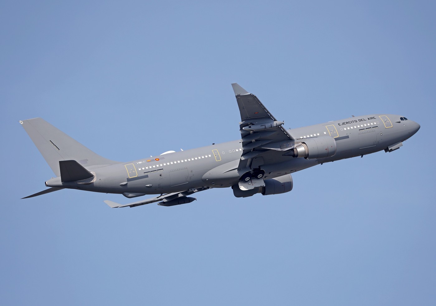 O nouă tentativă de sabotaj aviatic a Rusiei. A fost bruiat un avion militar ce transporta un ministru al Apărării din NATO