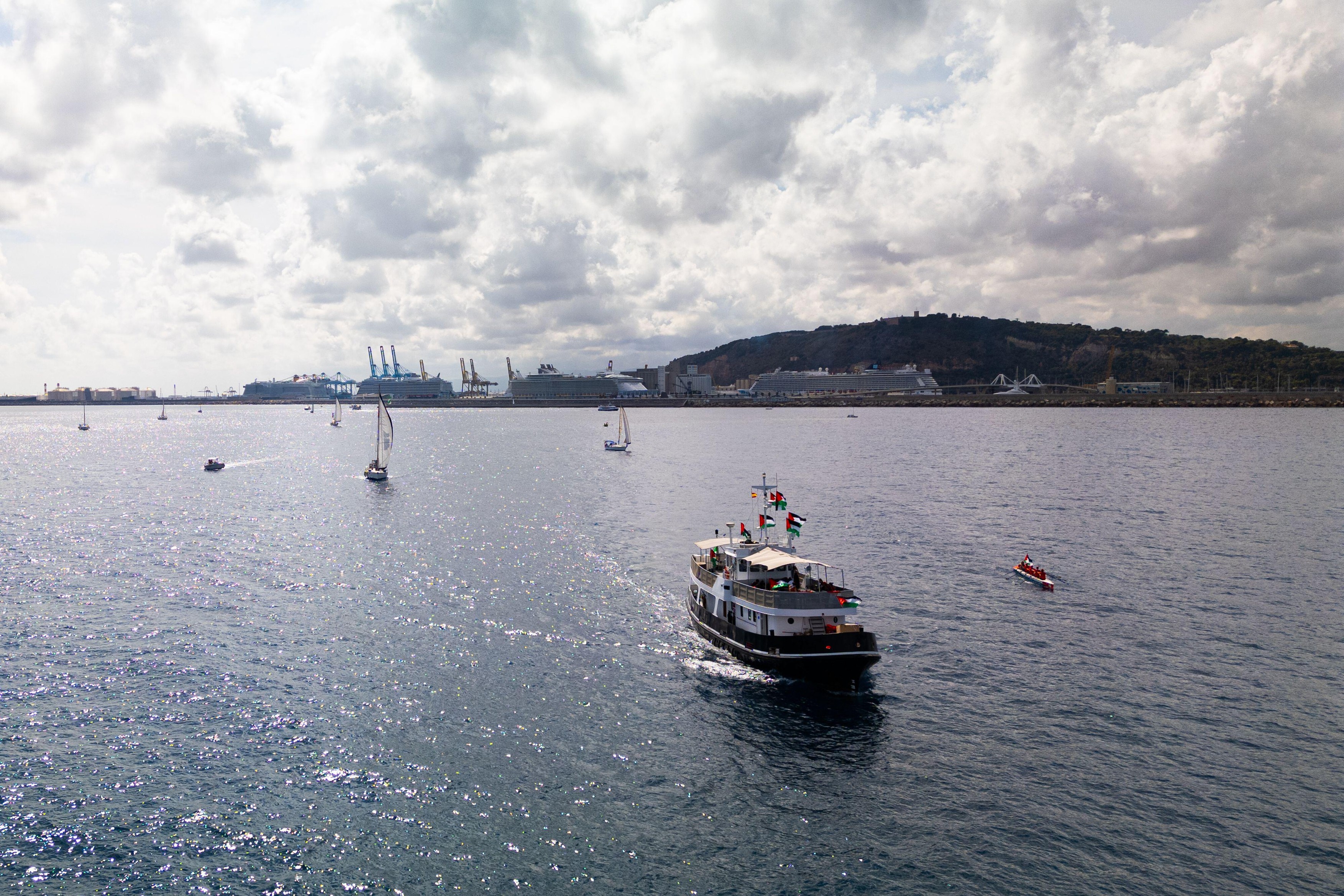 Flotila Gretei Thunberg care naviga spre Gaza a fost atacată cu drone: „Practic, o declarație de război”