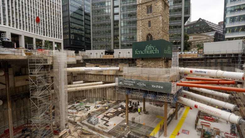 turla-biserica-londra