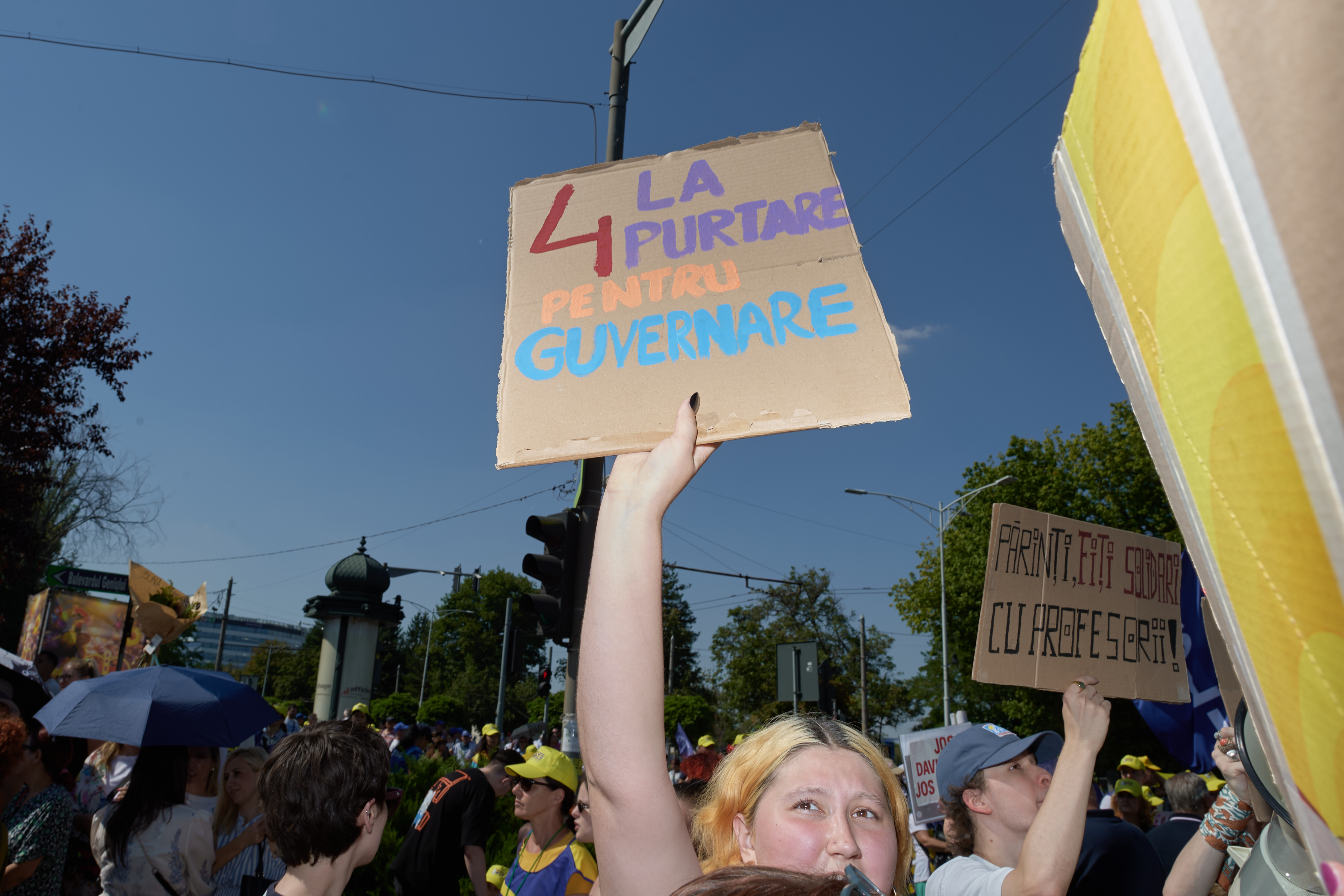 Studenţii din marile centre universitare ies luni în stradă. Ce-i nemulțumește și care e programul protestelor