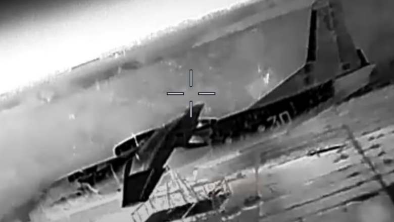 „Ce frumos ard!”. Ucraina susține că a distrus două avioane rusești An-26 și două stații radar în Crimeea. Imagini cu operațiunea