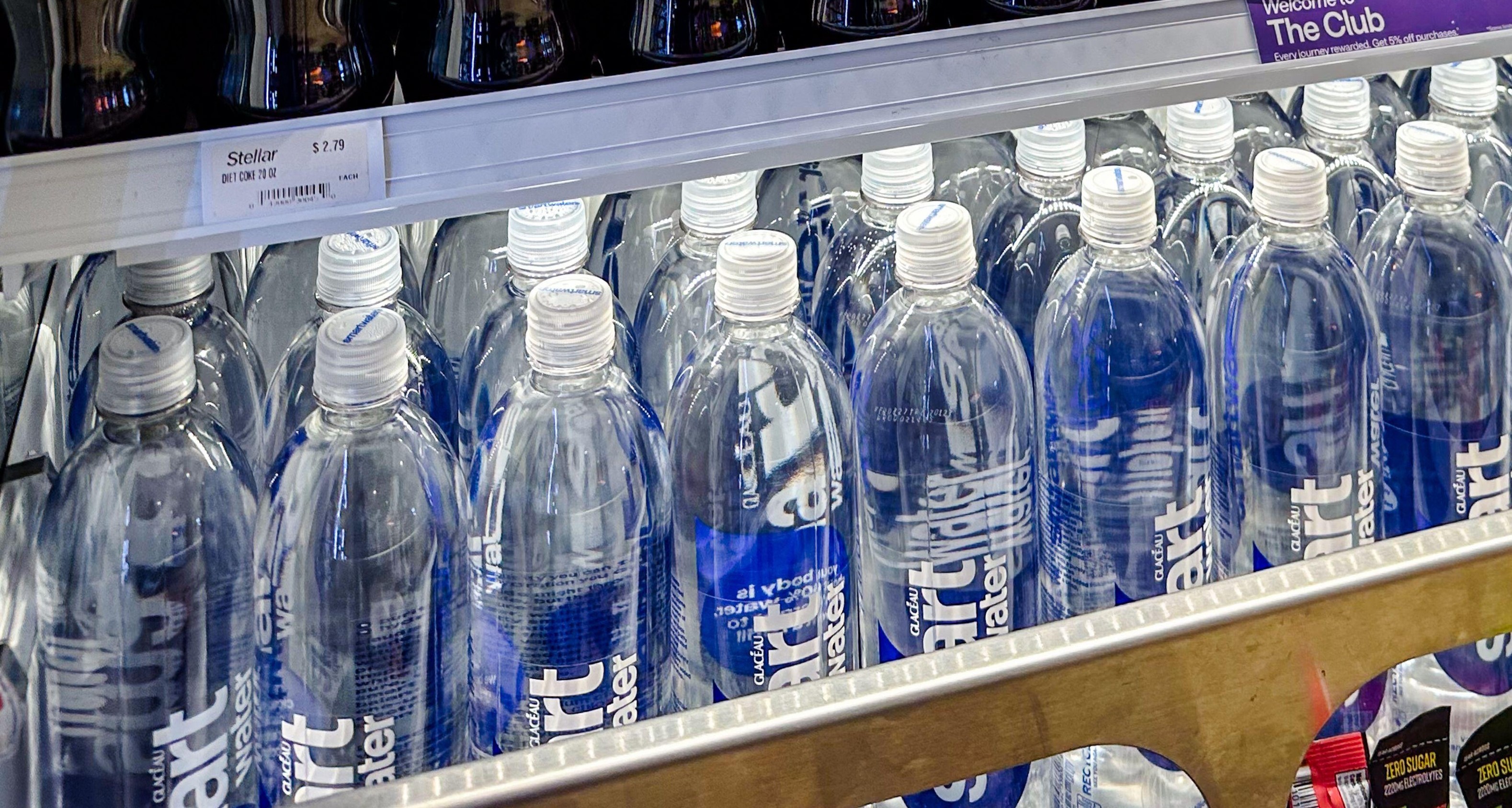 Plafonarea prețului la apa îmbuteliată în gări și aeroporturi. Bogdan Chirițoiu: Avem o investigație la Aeroportul „Otopeni”