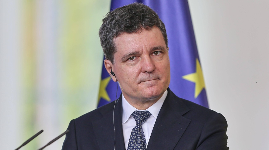 Președintele Nicușor Dan participă la înmormântara cardinalului Lucian Mureșan