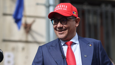 BUCURESTI - ALEGERI 2025 - VICTOR PONTA - DEPUNERE CANDIDATURA -