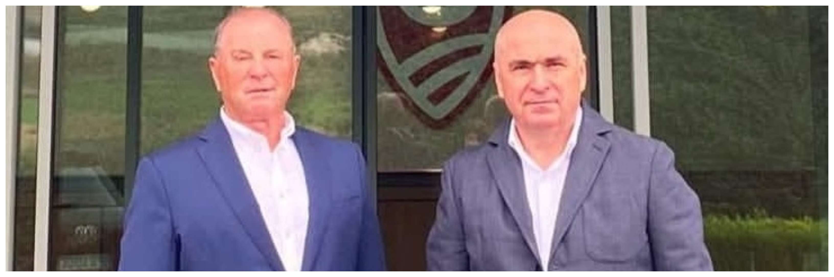 Reacții online la vizita lui Bolojan în Alba: cereri de scădere a prețului la curent și ironii despre „haina călcată în picioare”