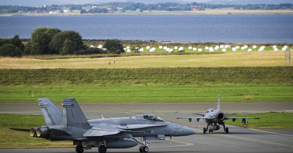 Norvegia investighează drone misterioase deasupra bazei militare
