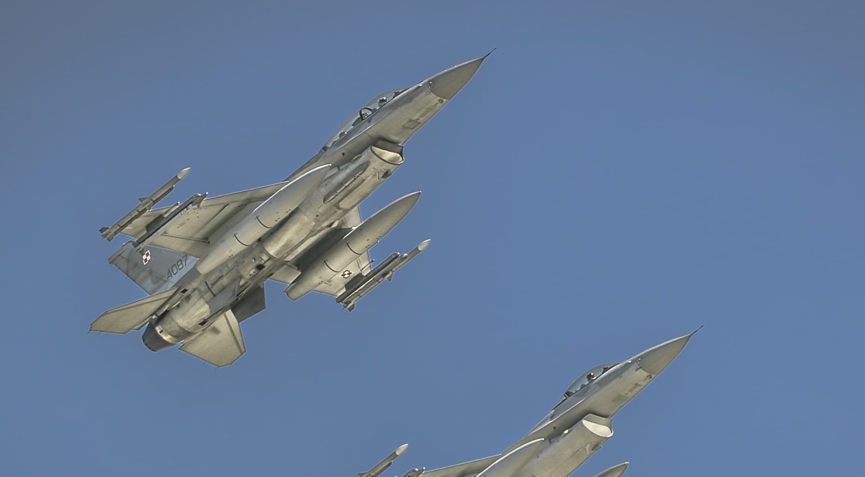 Alertă în spațiul aerian al NATO. Polonia a mobilizat avioane de luptă pentru a intercepta o aeronavă militară rusească