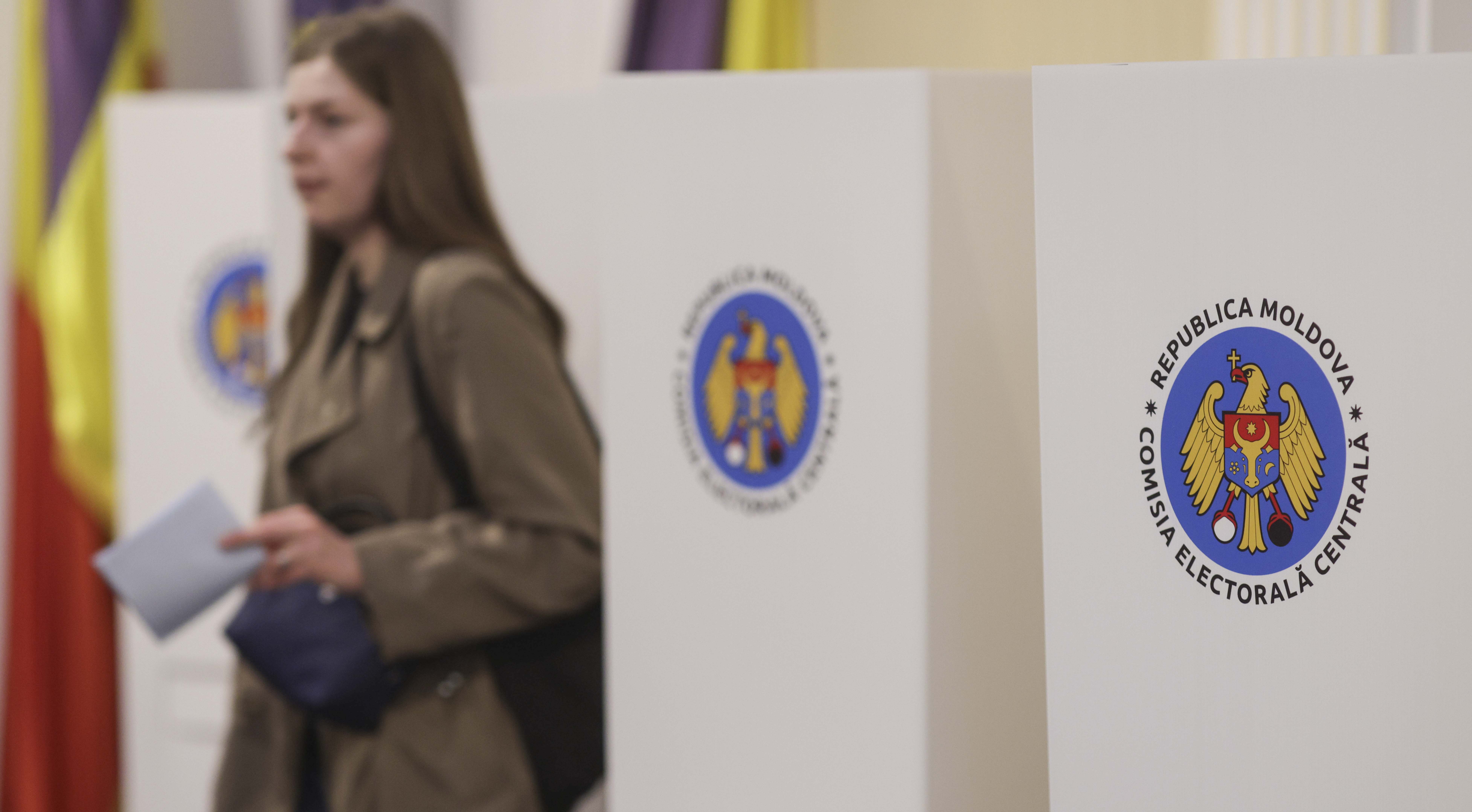 Volitve v Moldaviji potekale ob napetostih in obtožbah o ruskem vmešavanju, Dodon napovedal protest