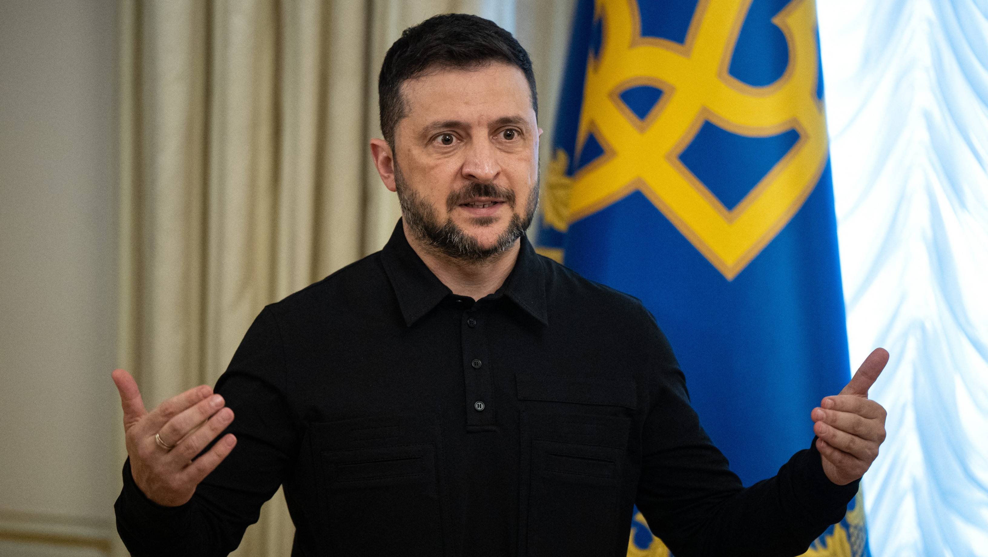 Volodimir Zelenski îi dă replica lui Aleksandr Lukașenko, care l-a îndemnat să negocieze cu Rusia: „Trăiește în propria lui lume”