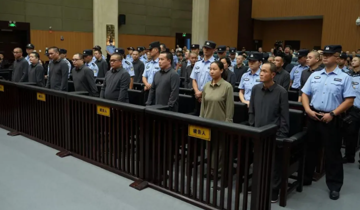 11 membri ai unei familii mafiote au fost condamnați la moarte în China