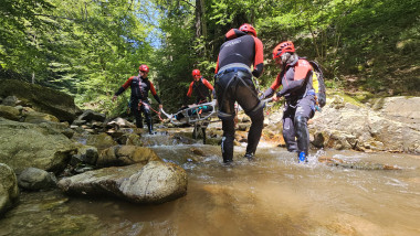 Echipele Salvamont au salvat, în utimele 24 de ore, şase persoane din zonele montane