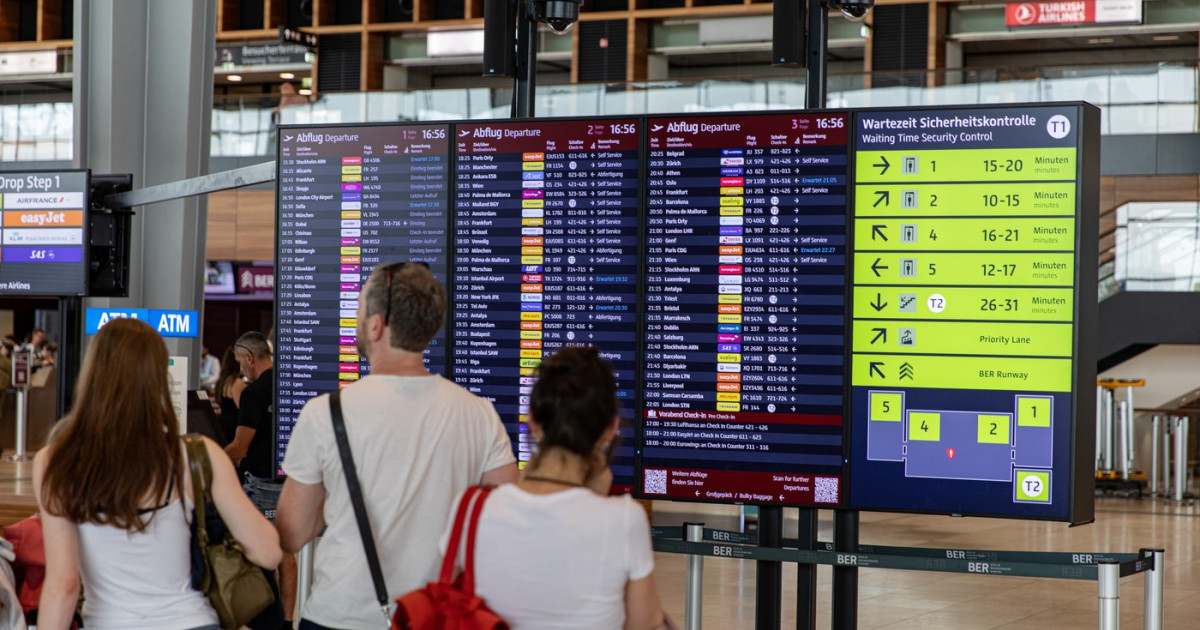 Aeroporturile din Berlin și Bruxelles, atacate informatic