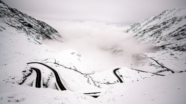 Transfăgărășan, unul dintre cele mai spectaculoase proiecte de infrastructură realizate în România.