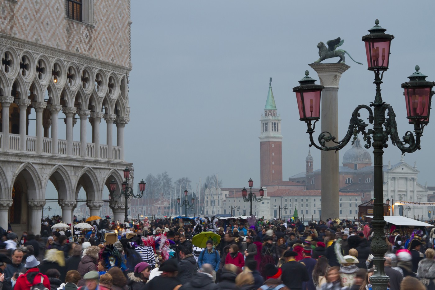 Revine taxa pentru turiștii care vizitează Veneția în 2026. Când vor trebui să plătească vizitatorii