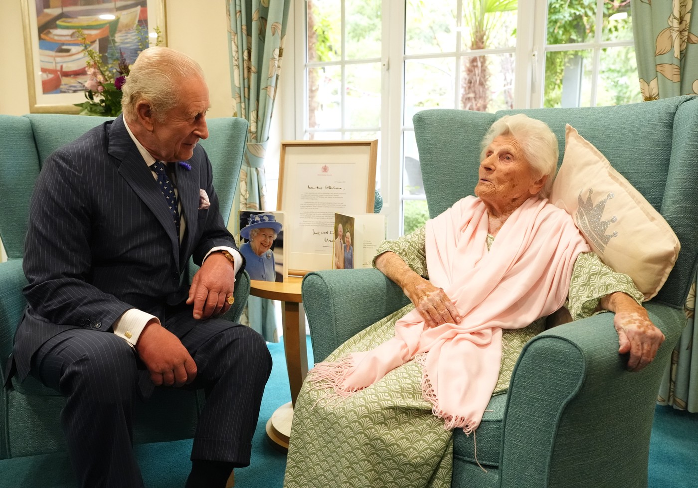 Cea mai vârstnică persoană din lume i-a spus regelui Charles că își amintește când „toate fetele erau îndrăgostite de el”