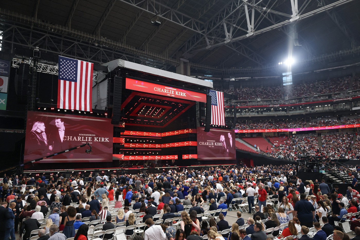 Ceremonia de adio pentru Charlie Kirk: „Moartea lui va salva civilizația occidentală”. Trump: „O națiune în șoc, o națiune în doliu”