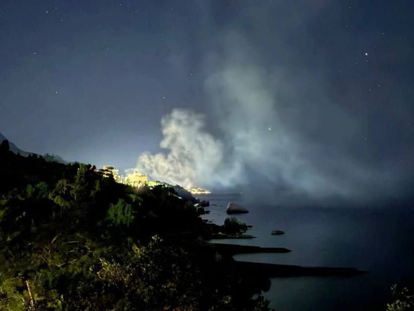 Ukrajinski napad z droni v Krimu zahteval smrtne žrtve, rusko obstreljevanje v Zaporožju prav tako