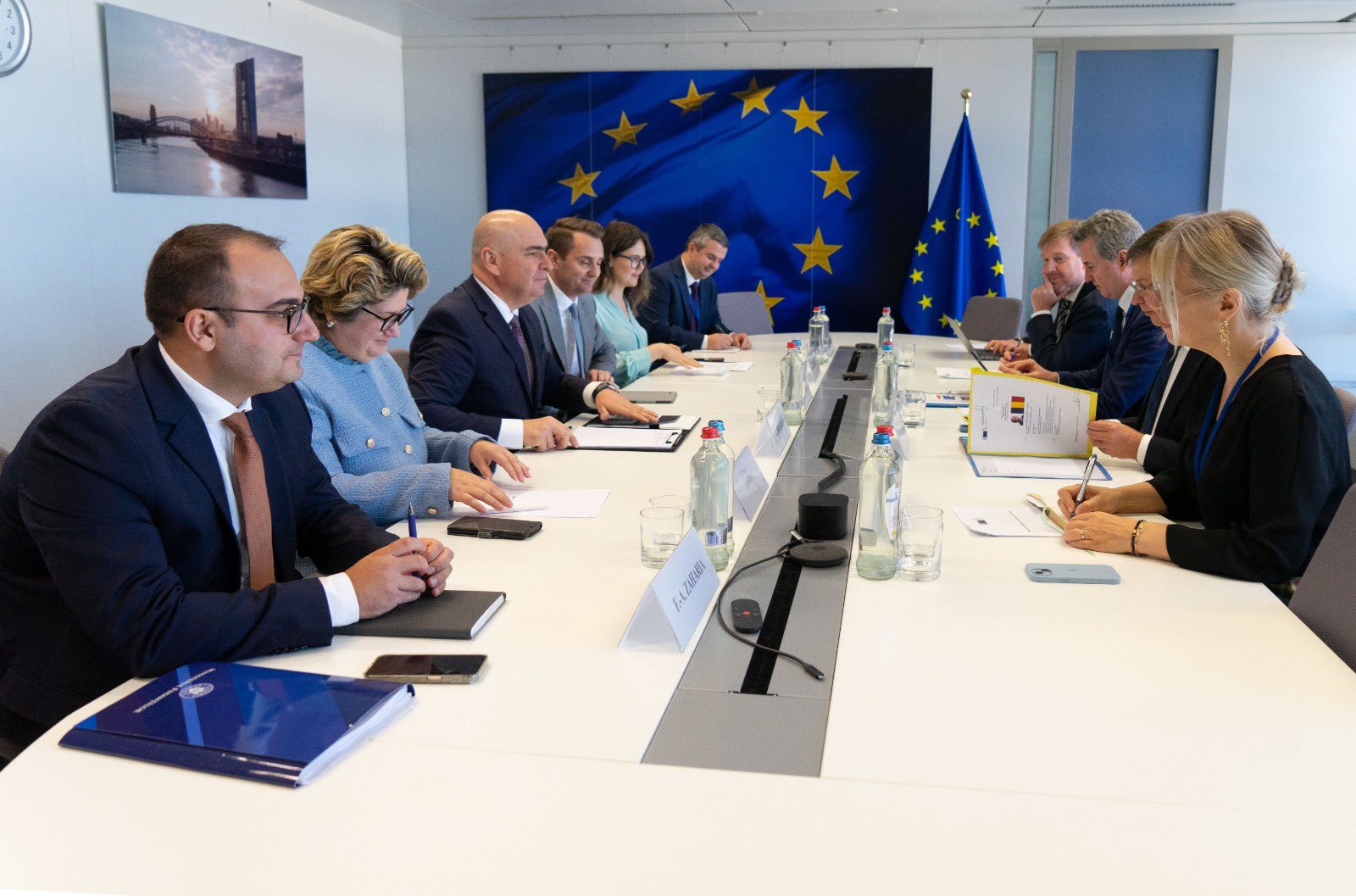 Ilie Bolojan, mesaj de la Bruxelles, după întâlnirea cu comisarul pentru Economie: Vom continua să lucrăm la reforme