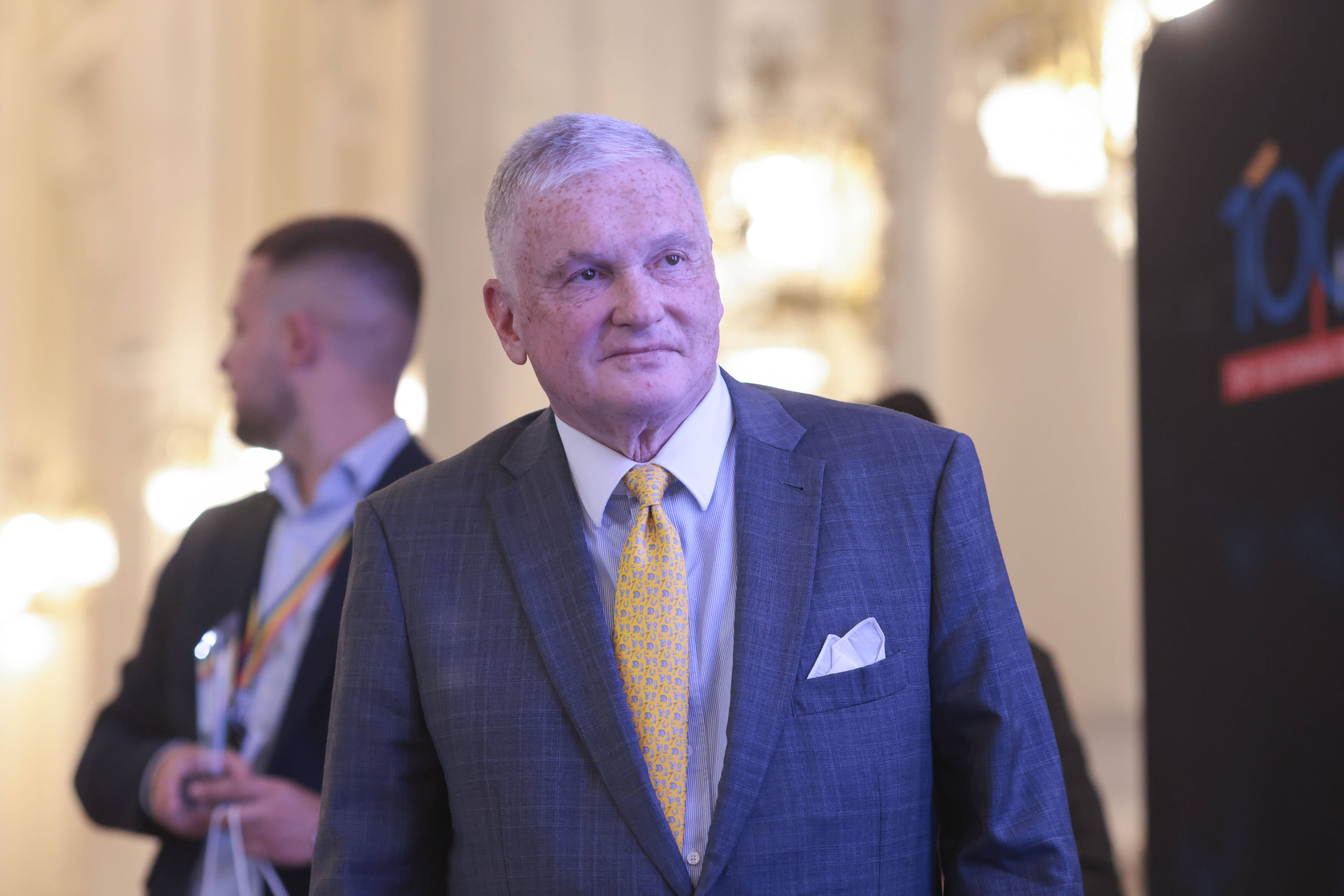 Ce spune Adrian Zuckerman despre reformele Guvernului Bolojan: „Trebuie mers înainte”