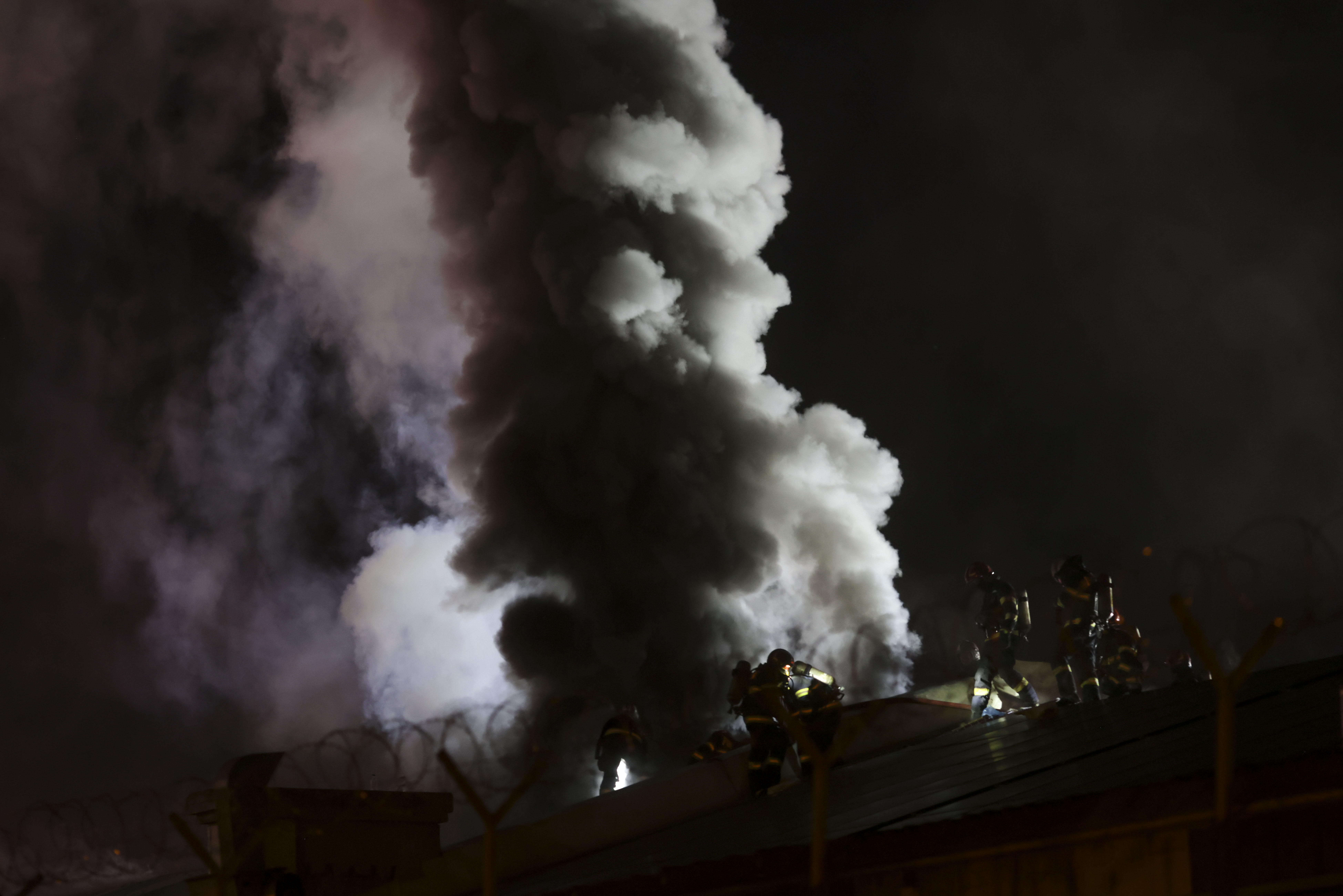 Șefa ANM anunță ce zone din București vor fi cel mai afectate de fumul de la incendiul din Sectorul 2, în funcție de direcția vântului