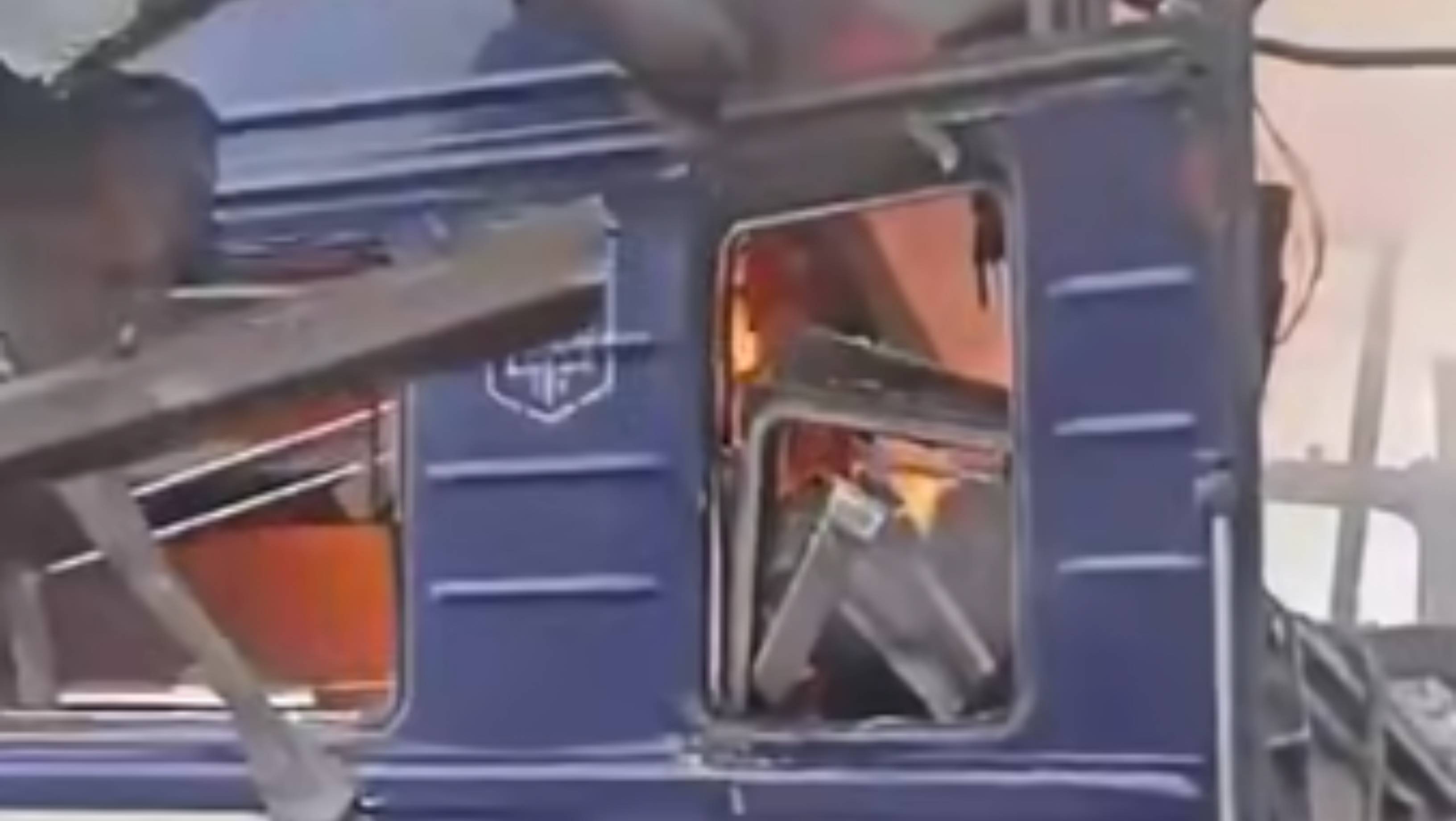 Rusii au atacat cu drone un tren de pasageri din Sumi: cel putin 30 de raniti. Zelenski: „Nu puteau sa nu stie ca loveau civili”