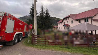 masina de pompieri la interventie