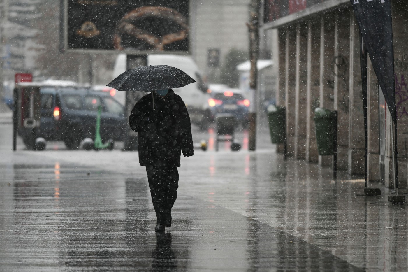 Ploi abundente, temperaturi scăzute și ninsori: prognoza meteo pentru următoarele două săptămâni