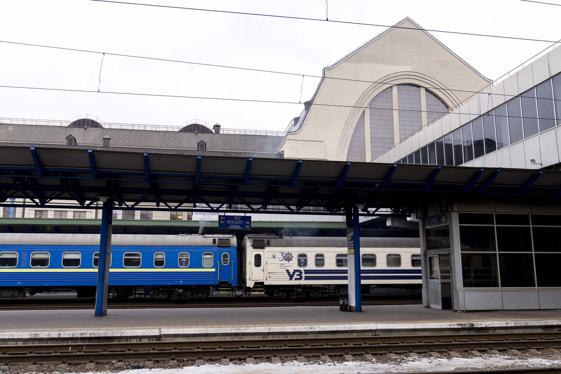 „Colacul de salvare al Ucrainei”. Cum a reușit Kievul să mențină funcțională calea ferată pe timp de război