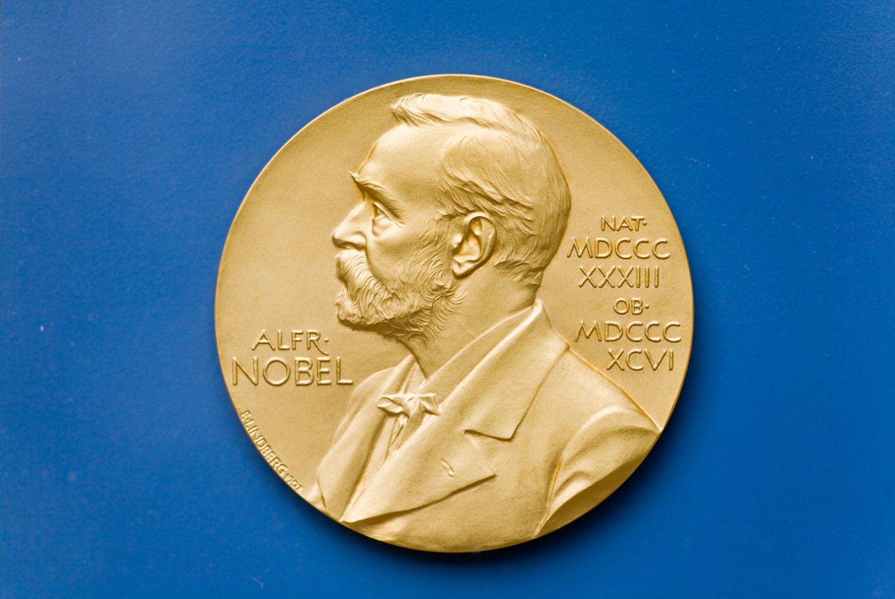 Nobel 2025. Ondeletele, astrofizica şi „mantia invizibilităţii”, printre favorite la Premiul Nobel pentru Fizică