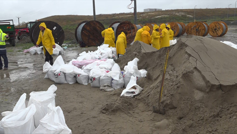 N12 PREGATIRI INUNDATII SACI VALUL LUI TRAIAN VO 071025_00771