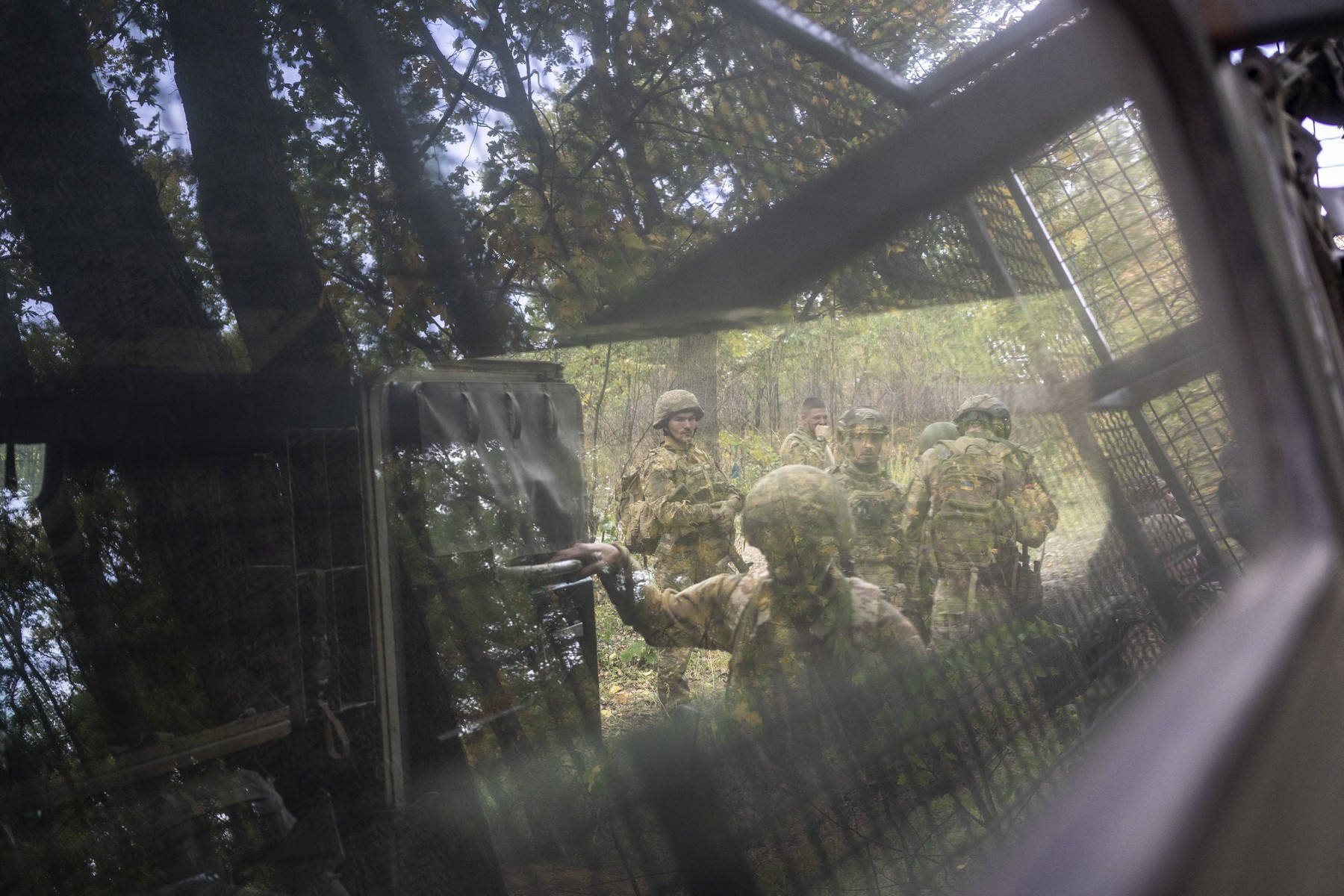 Trupele rusești nu mai au acces la banii lor. Comandanții se tem de dezertări în masă și le confiscă toate cardurile bancare