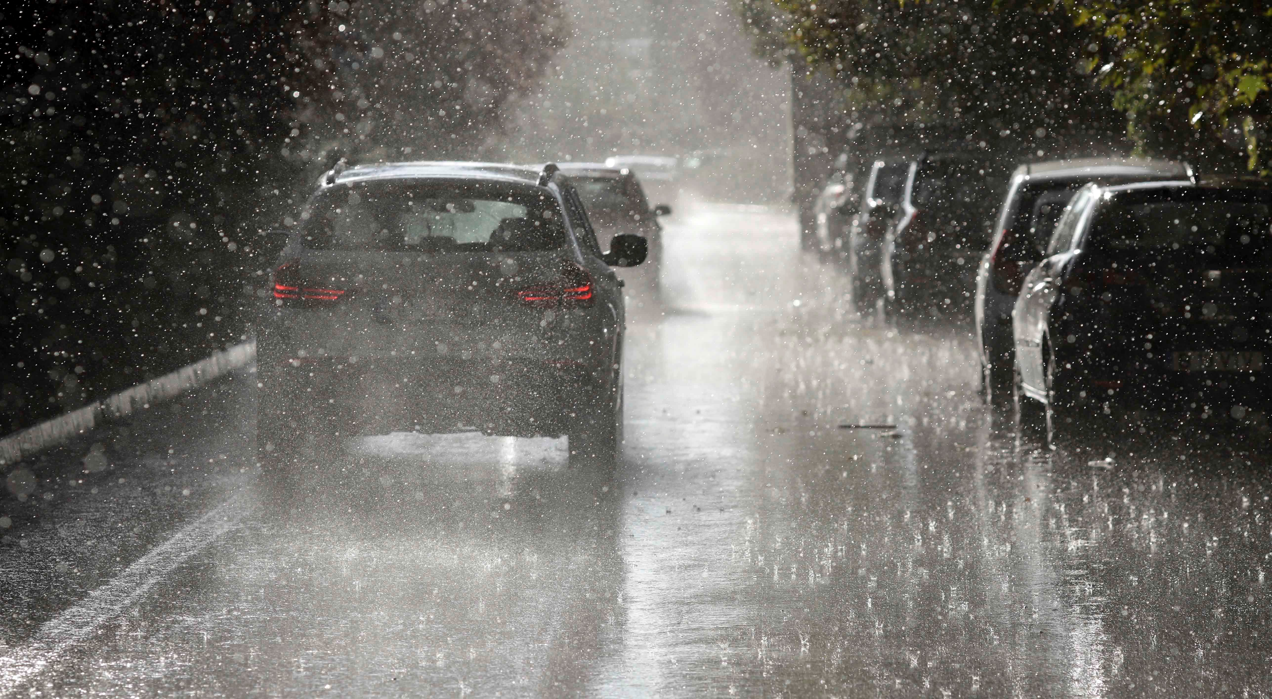 Primarul interimar al Capitalei: Transportul în comun va fi redus în funcție de inundații. Bucureștenii să evite deplasarea prin pasaje