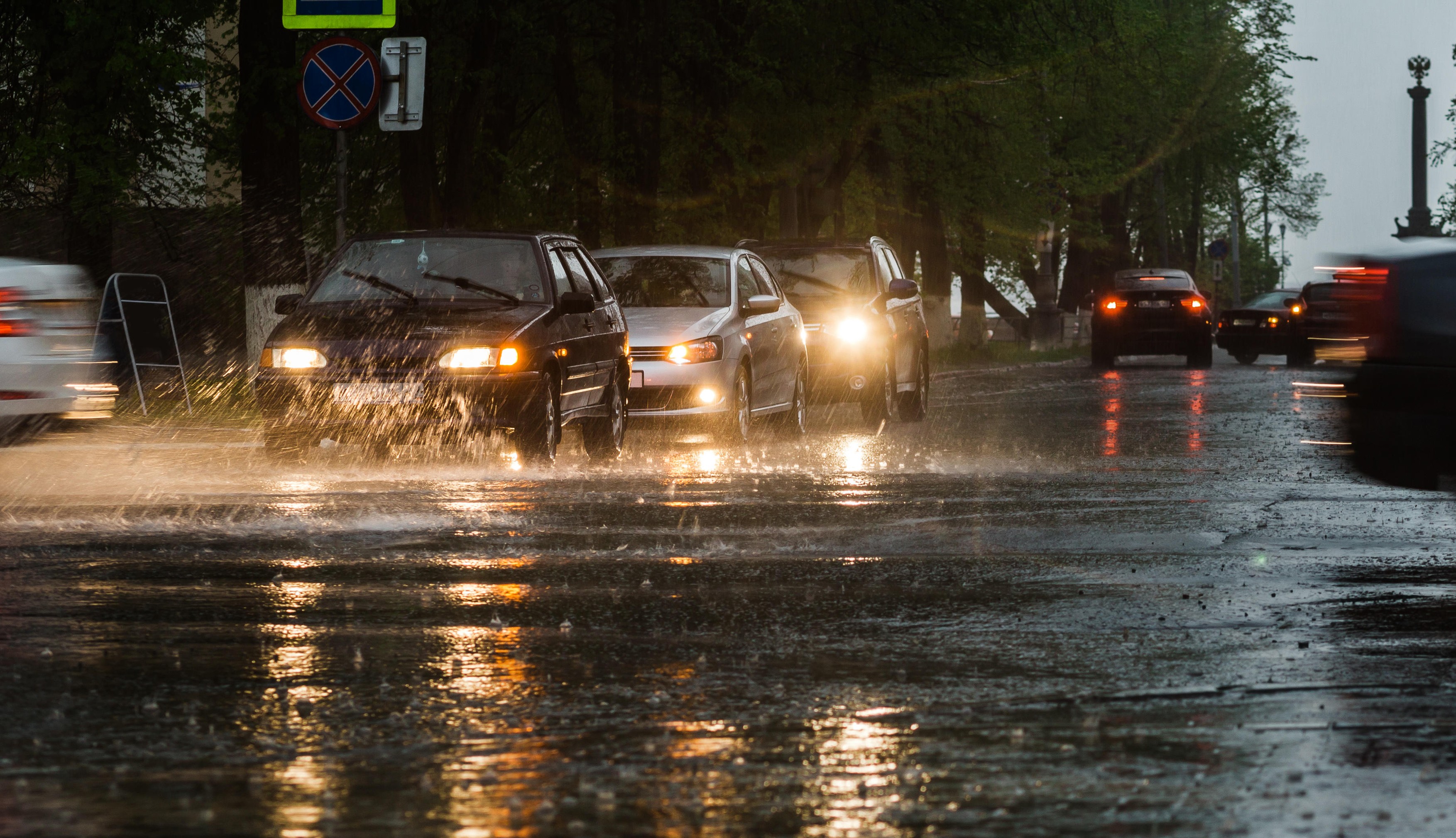Meteorolog: Zonele afectate de codul roșu ar putea înregistra cea mai ploioasă lună octombrie din istorie. Record și pentru București