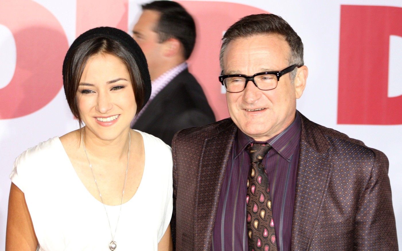 Fiica lui Robin Williams, revoltată: „Nu-mi mai trimiteți videoclipuri AI cu tata. Nu e ceea ce și-ar fi dorit el”