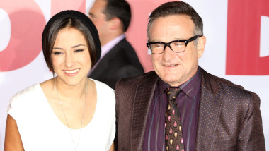 Zelda Williams and Robin Williams at the World premiere of "Old Dogs" at the El Capitan Theatre in Los Angeles - 09 November 2009