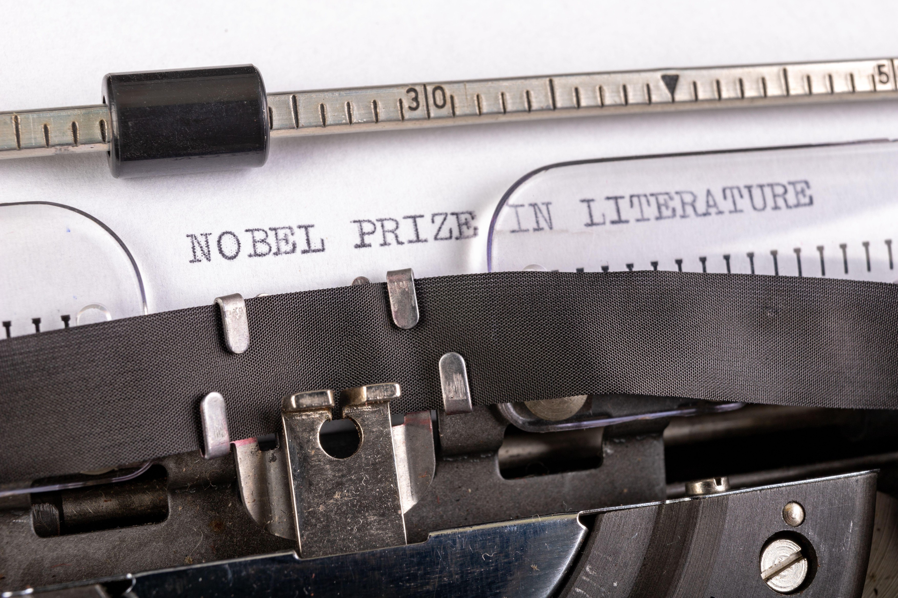 Cine va câștiga Nobelul pentru literatură: „Practic, Cărtărescu îndeplinește toate criteriile”. Predicții despre cel mai râvnit premiu