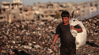 Israel-Hamas War 2025: Displaced Palestinians