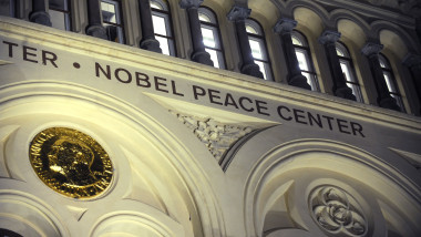 Nobel Peace Center, nápis, budova